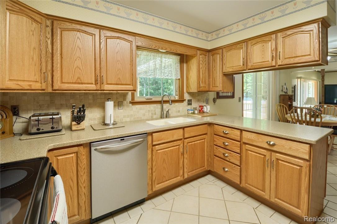 1046 South Gale Road Davison, MI 48423 - Photo 21 of 54 DSC_0316-HDR(3).jpg