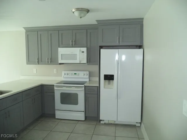 $1,550 | 6062 Laurelwood Drive, Fort Myers, FL 33905