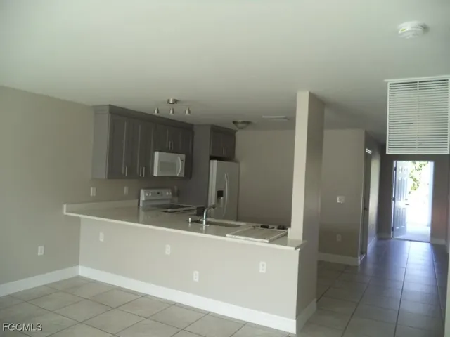 $1,550 | 6062 Laurelwood Drive, Fort Myers, FL 33905