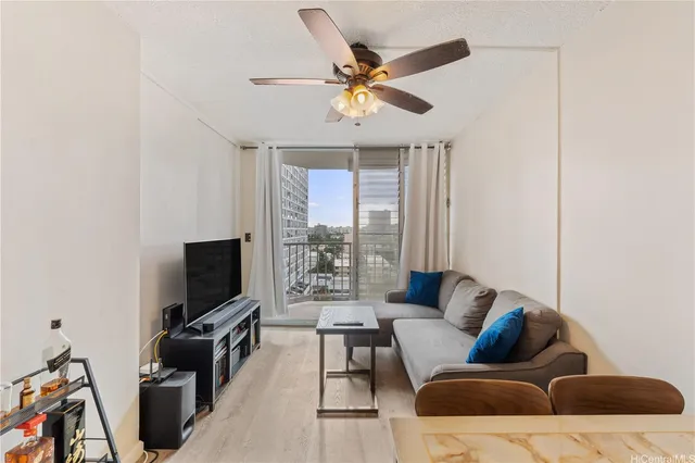 $410,000 | 1535 Pensacola Street, Unit 903, Honolulu, HI 96822