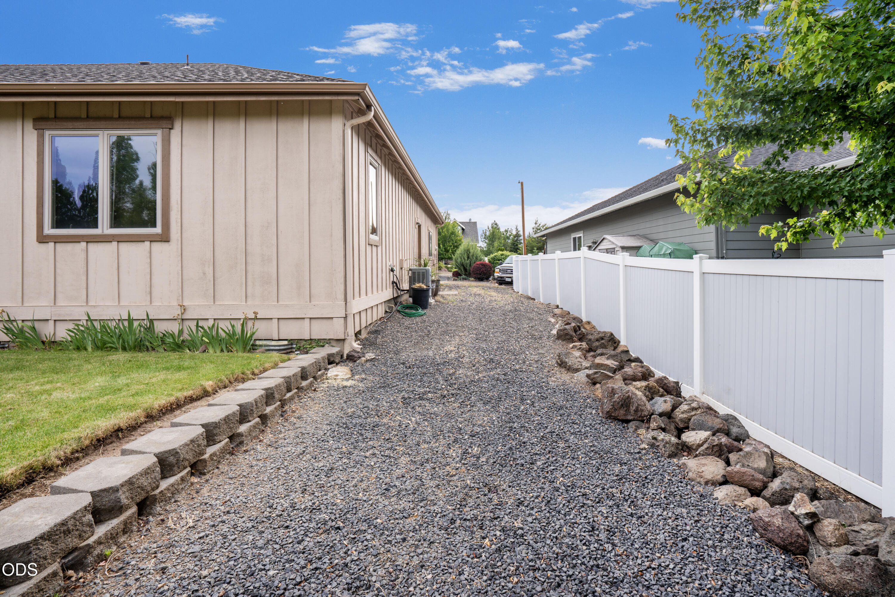 3571 Southwest 36th Place Redmond, OR 97756 - Photo 30 of 39