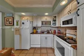 $3,500 | 3050 Northeast 48th Court, Unit 405, Lighthouse Point, FL 33064