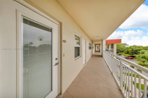 $3,500 | 3050 Northeast 48th Court, Unit 405, Lighthouse Point, FL 33064