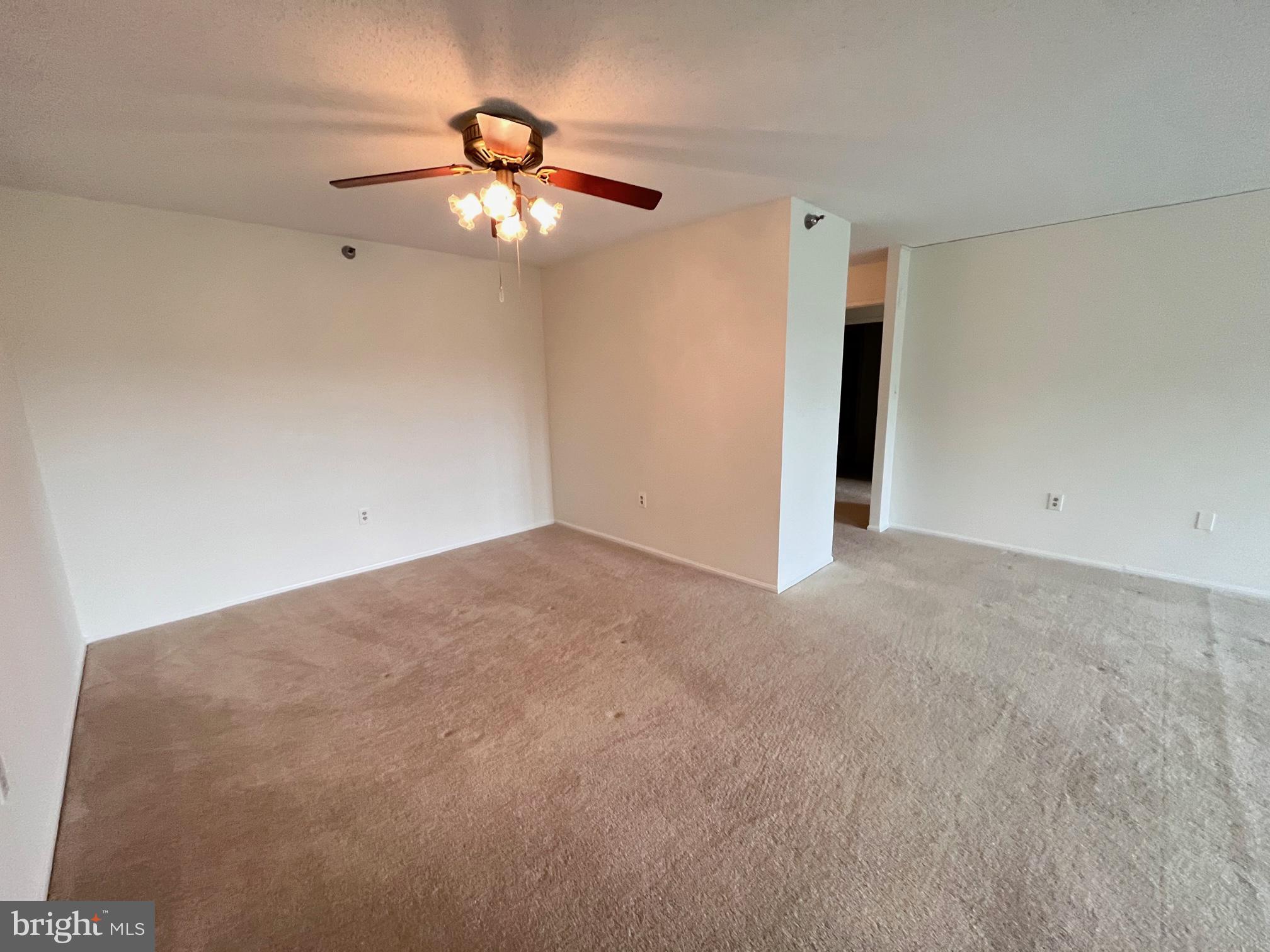 15100 Interlachen Drive, Unit 815 Silver Spring, MD 20906 - Photo 5 of 26 Spacious dining area
