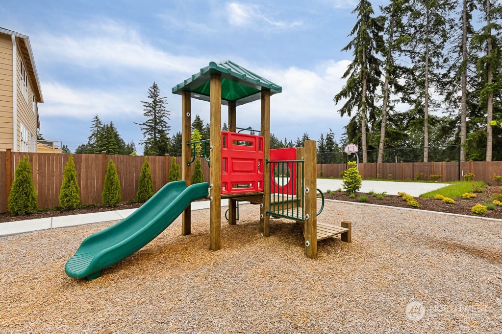 15587 Southeast 143rd Place, Unit 25 Renton, WA 98059 - Photo 29 of 31 Gallery Image 29