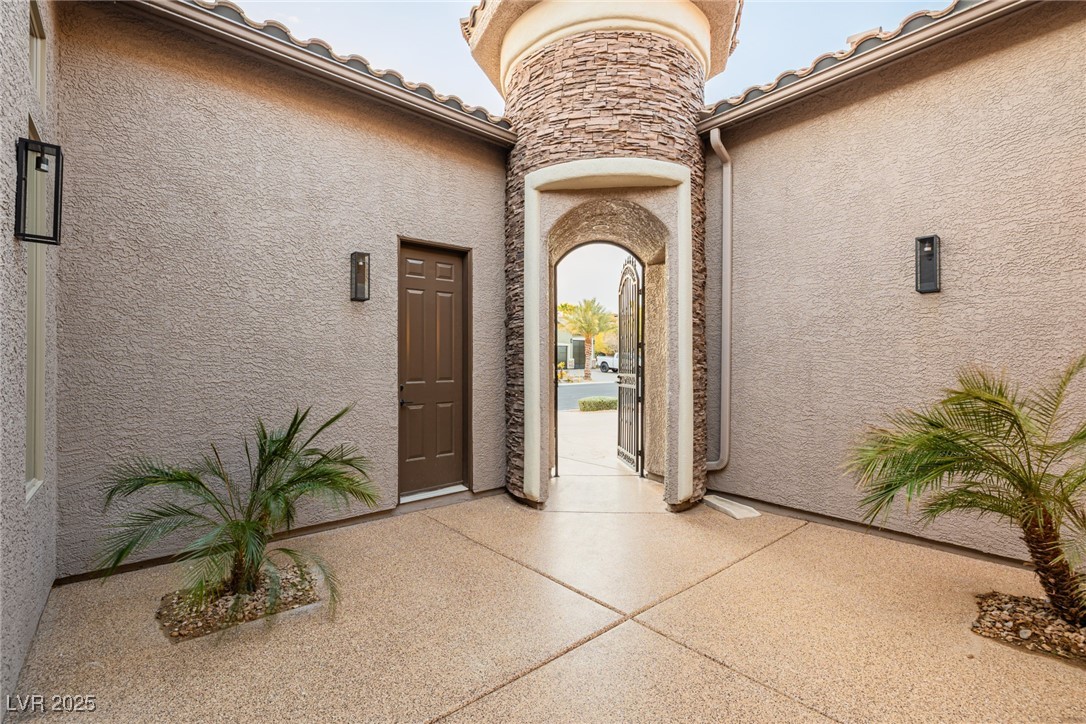 7682 Rafter Court Las Vegas, NV 89139 - Photo 4 of 92