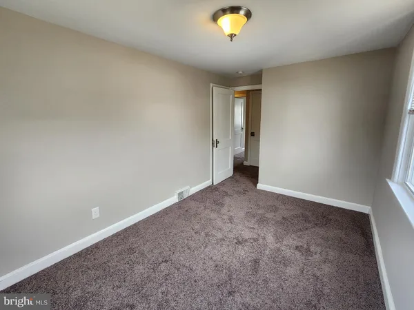 $2,350 | 201 Westbridge Road, Glenolden, PA 19036