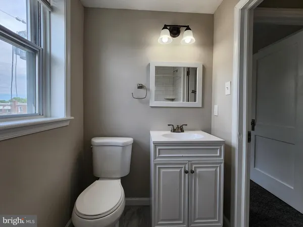 $2,350 | 201 Westbridge Road, Glenolden, PA 19036