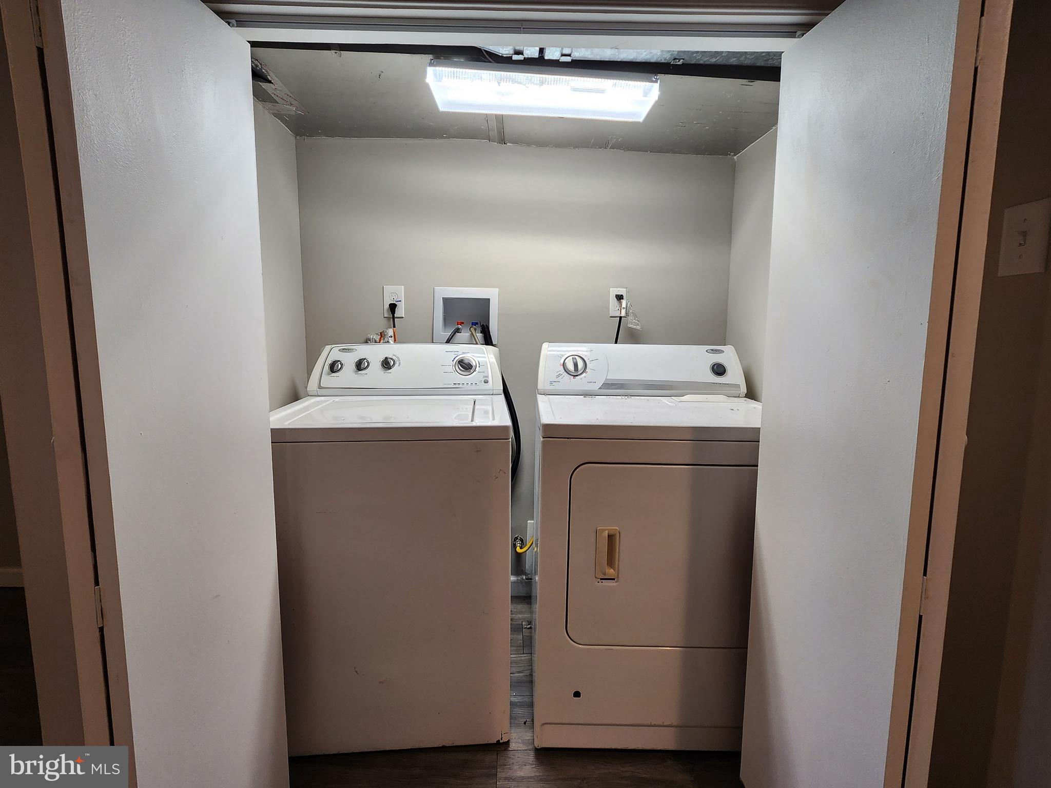 201 Westbridge Road Glenolden, PA 19036 - Photo 20 of 24 a utility room with dryer and washer