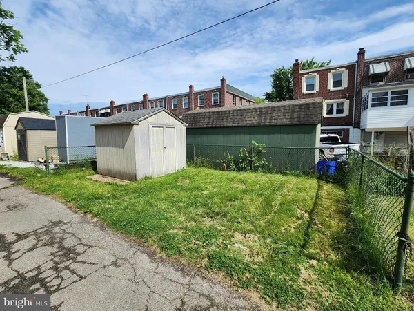 $2,350 | 201 Westbridge Road, Glenolden, PA 19036