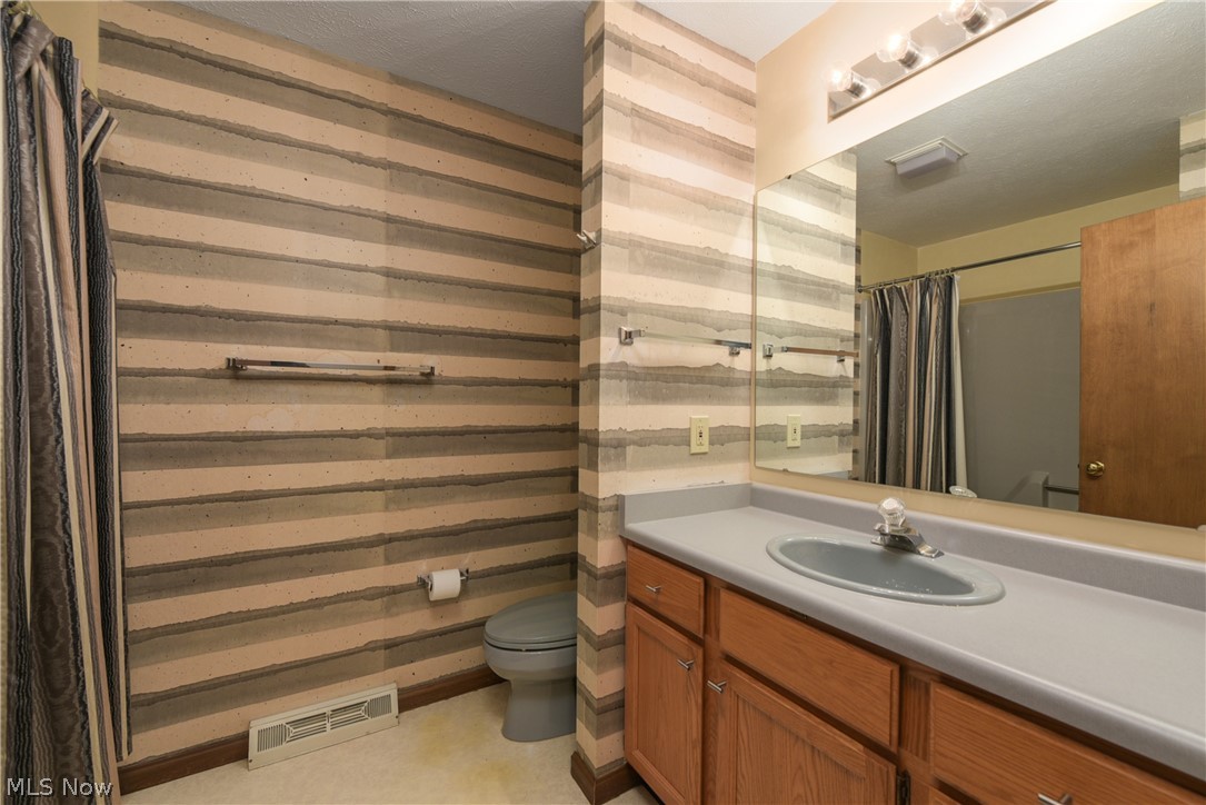 5758 Wolff Road Medina, OH 44256 - Photo 12 of 21 Gallery Image 12