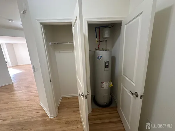 $2,595 | 50 Roosevelt Avenue, Unit 4305, Carteret, NJ 07008