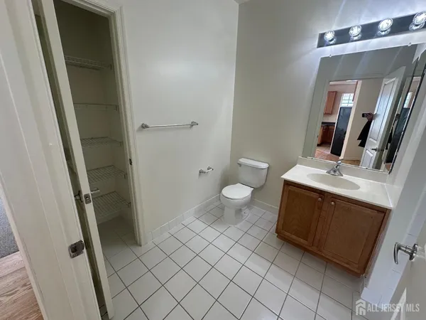 $2,595 | 50 Roosevelt Avenue, Unit 4305, Carteret, NJ 07008