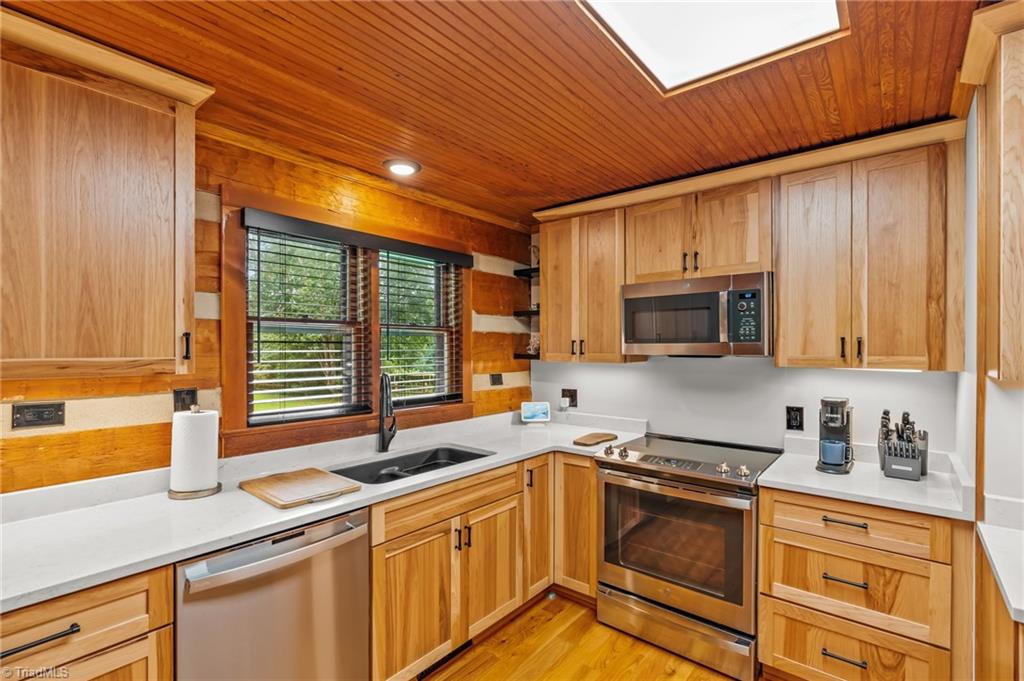 342 Pickett Road Lexington, NC 27295 - Photo 14 of 36 Gallery Image 14