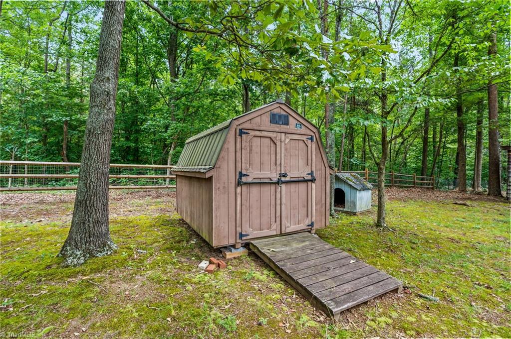 342 Pickett Road Lexington, NC 27295 - Photo 32 of 36 Gallery Image 32
