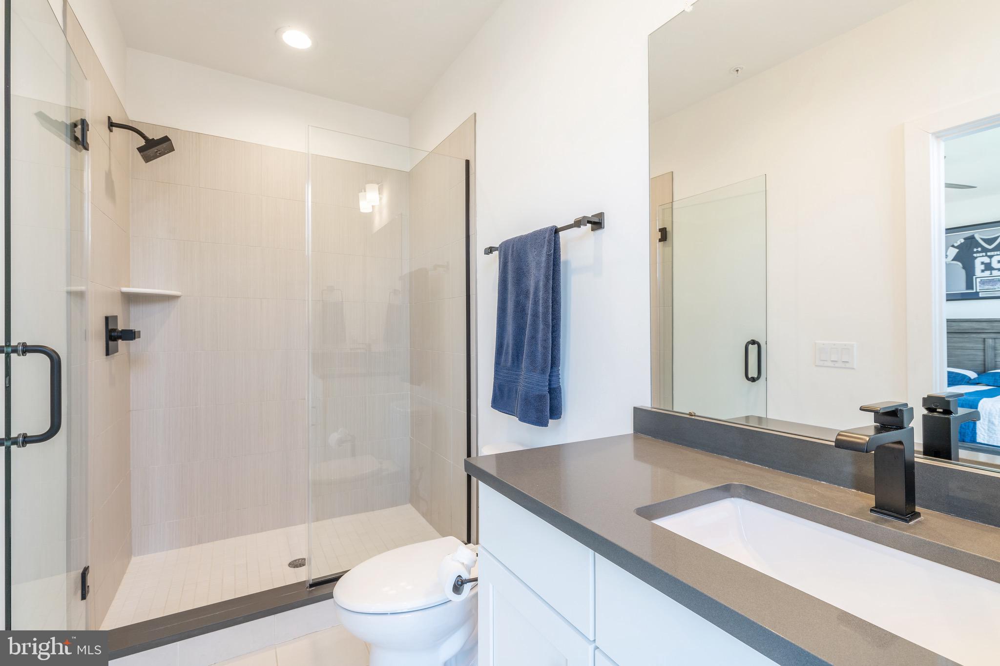 4571 Riverside Way Philadelphia, PA 19127 - Photo 25 of 41 Ensuite Bathroom