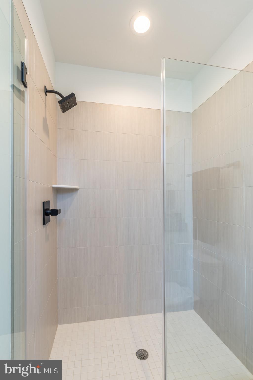 4571 Riverside Way Philadelphia, PA 19127 - Photo 26 of 41 Ensuite Bathroom