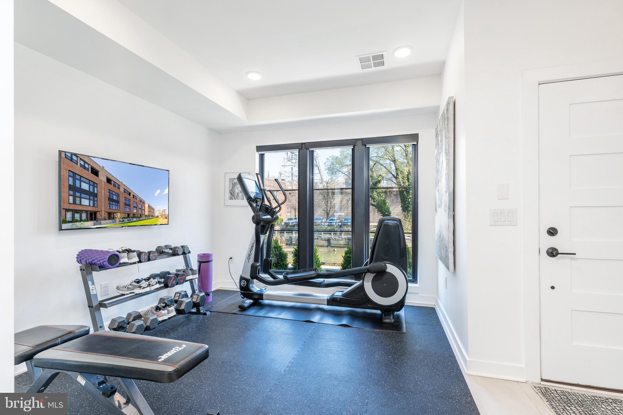 4571 Riverside Way Philadelphia, PA 19127 - Photo 4 of 41 First Floor Gym