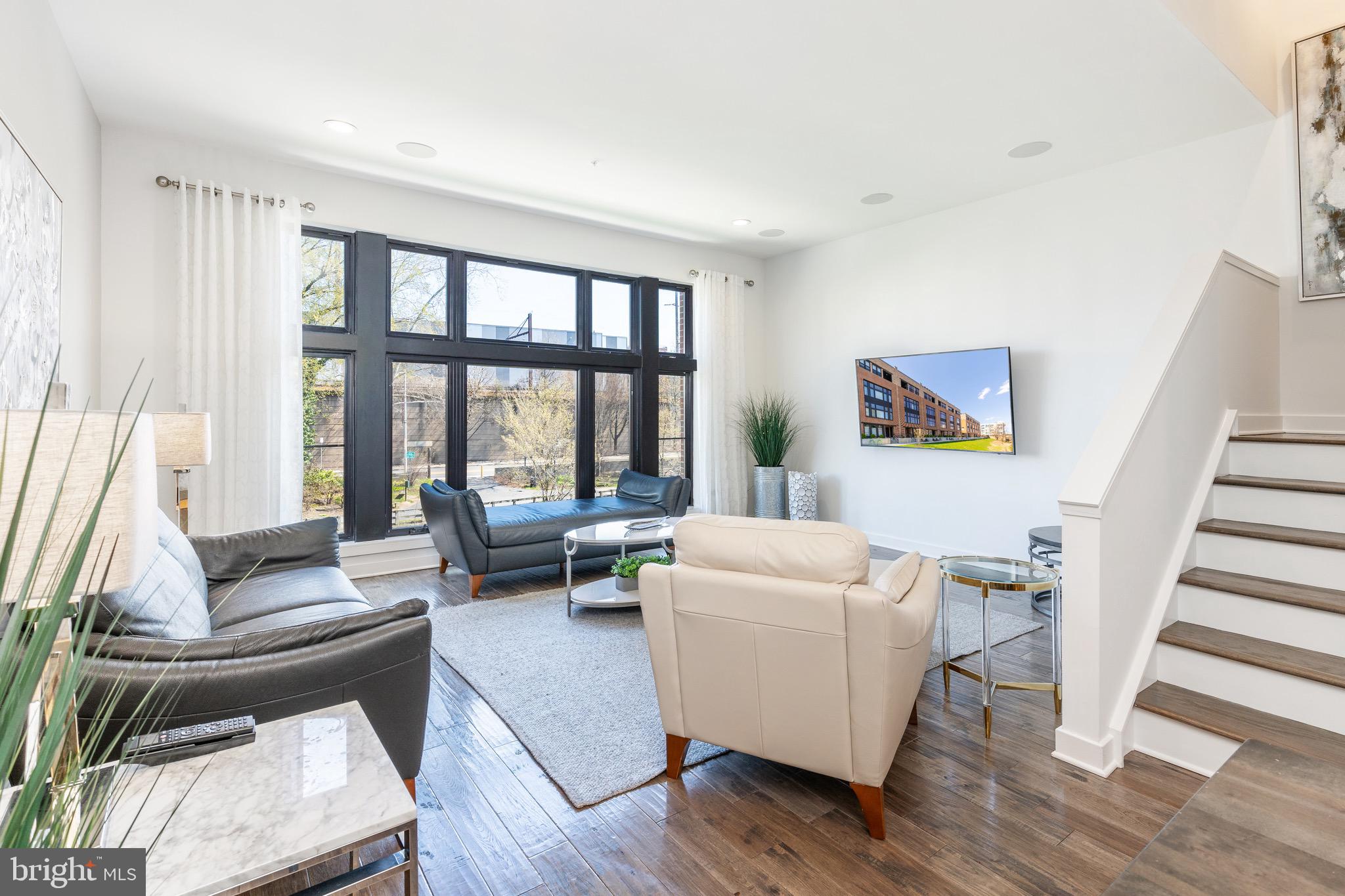 4571 Riverside Way Philadelphia, PA 19127 - Photo 5 of 41 Open Concept Living Room