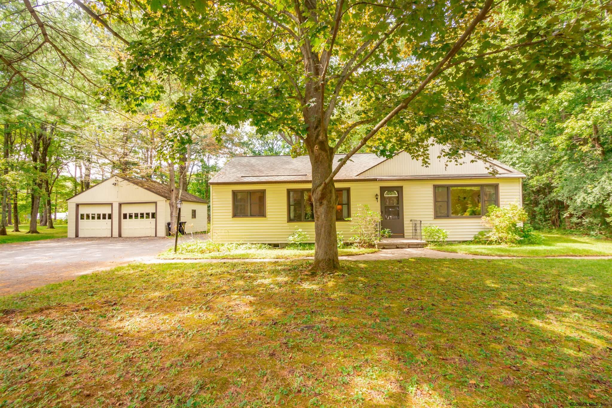74 Blue Barns Road Rexford, NY 12148 - Photo 2 of 20 Photo 2