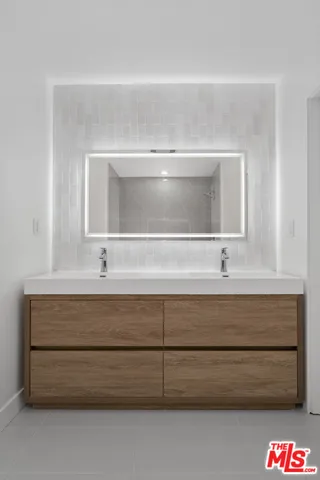 $7,250 | 1805 Nichols Canyon Road, Los Angeles, CA 90046