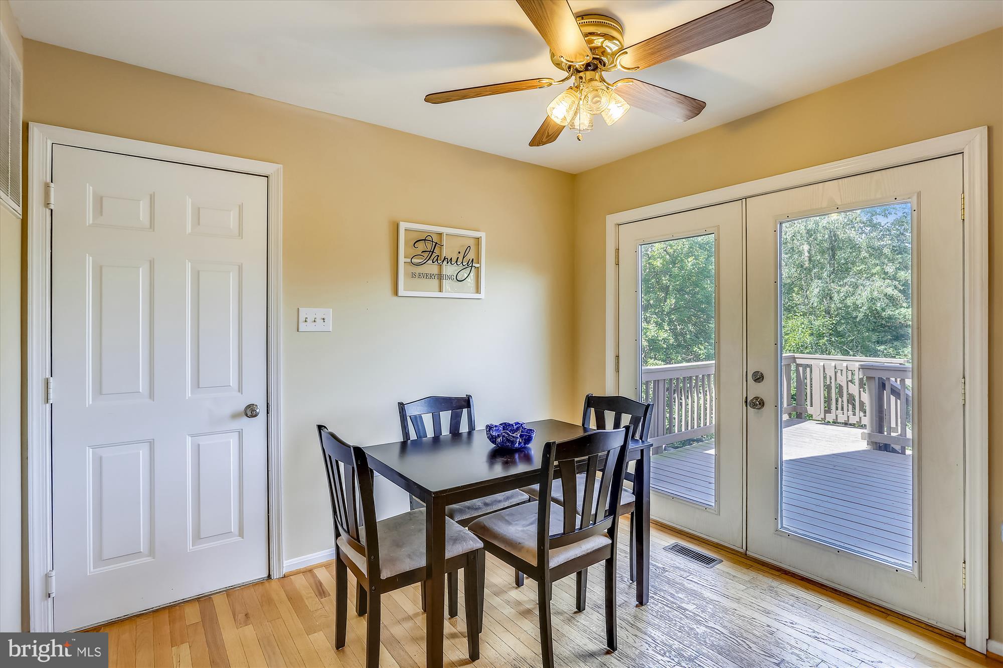 6614 Edgewood Road New Market, MD 21774 - Photo 8 of 34 Breakfast area opens to the Deck