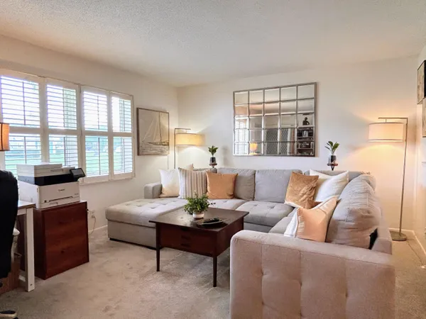 $124,700 | 320 Horizon West, Unit 103, Boynton Beach, FL 33435