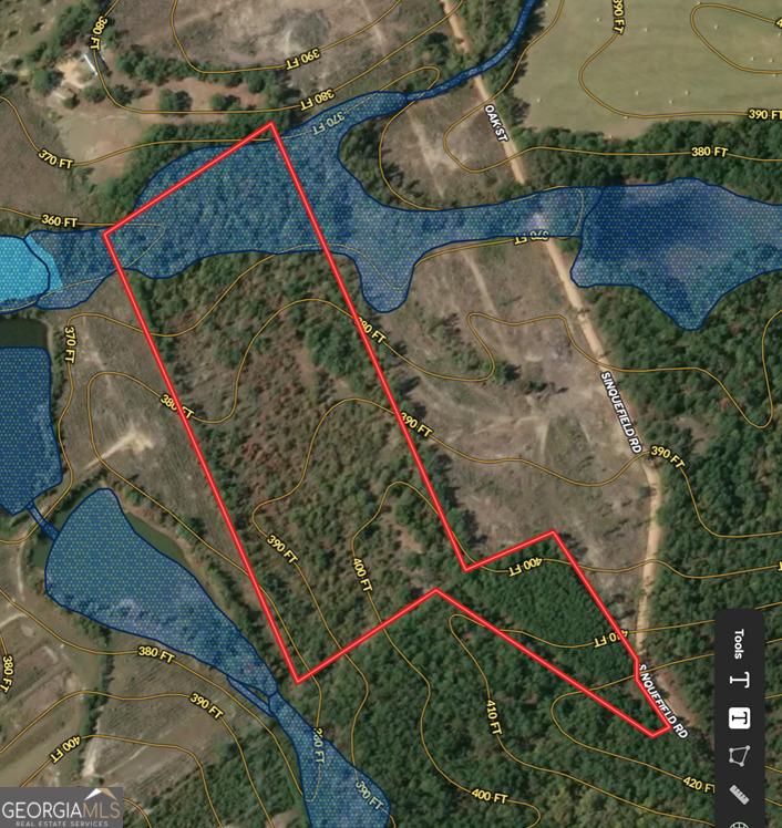 an aerial view of a yard