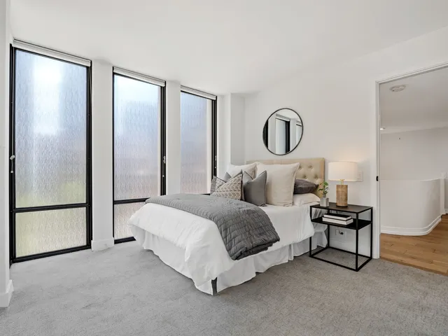 $1,299,900 | 200 East Delaware Place, Unit 89C, Chicago, IL 60611