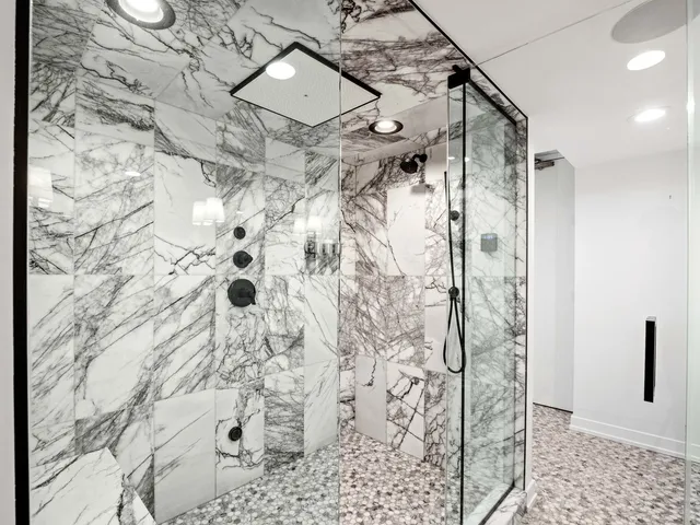 $1,299,900 | 200 East Delaware Place, Unit 89C, Chicago, IL 60611