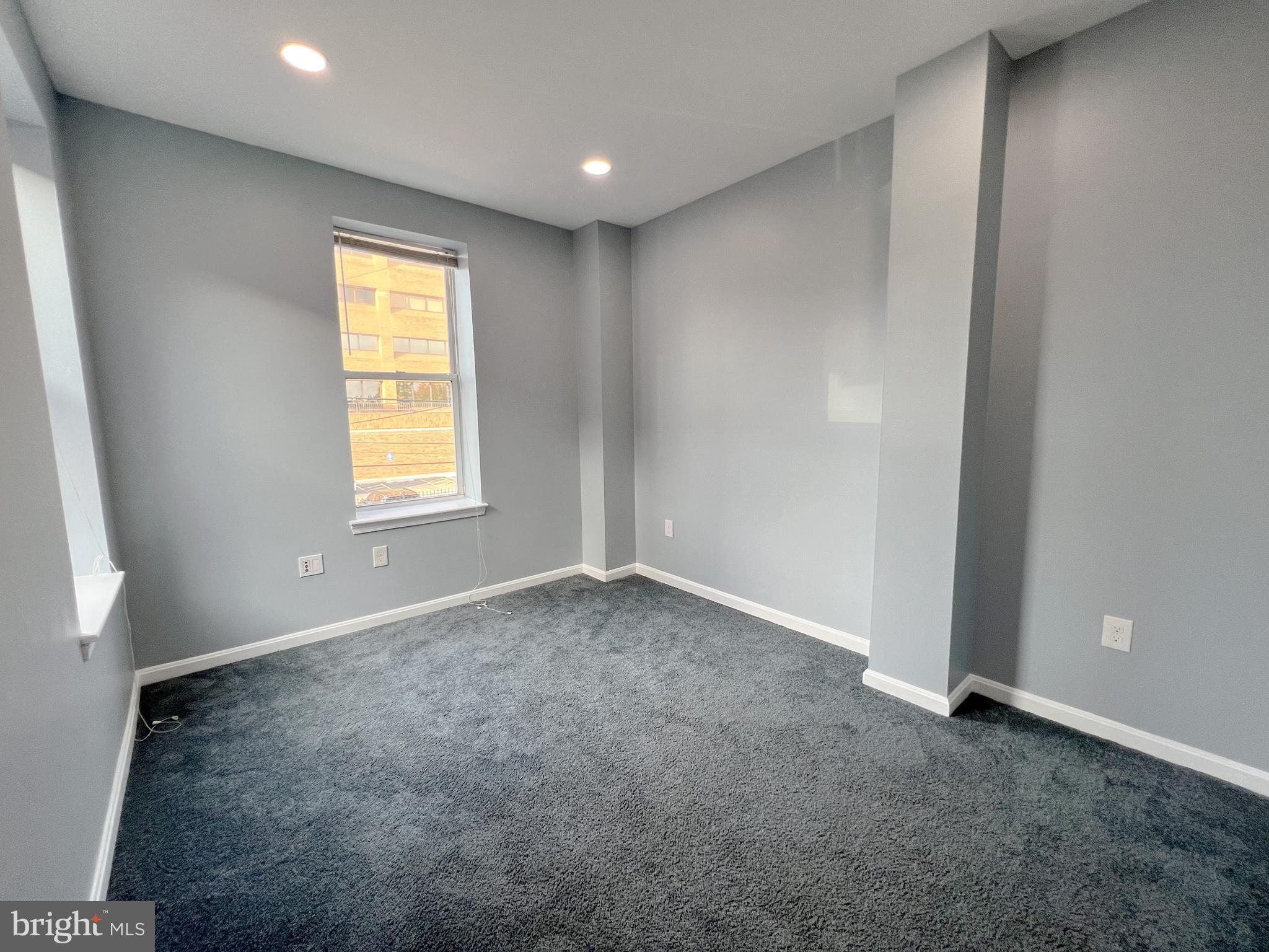 617 U Street Northwest Washington, DC 20001 - Photo 19 of 27 an empty room with a window