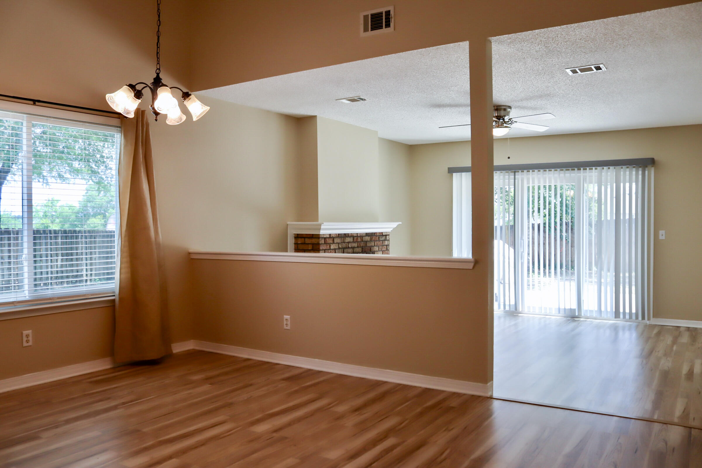 19 Holly Road Crestview, FL 32539 - Photo 3 of 11 Dining area 1