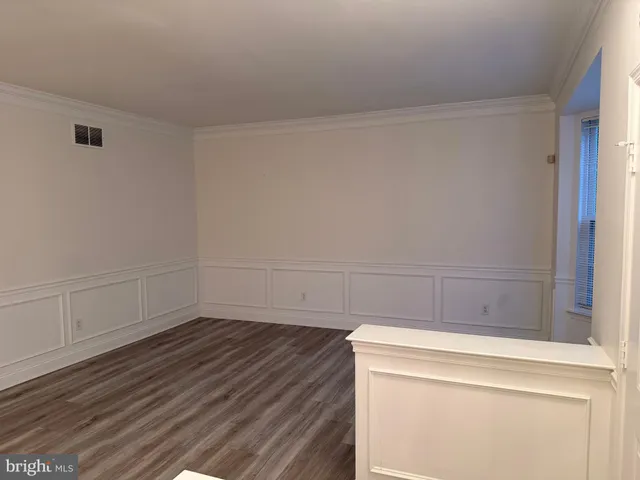 a view of a utility room with washer and dryer