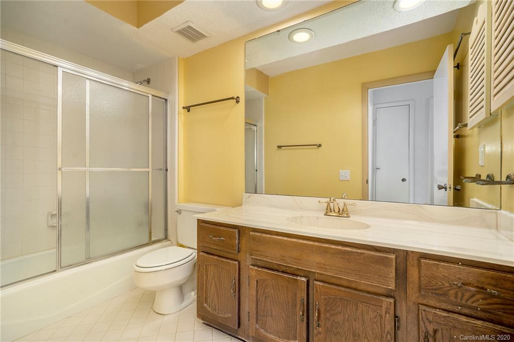 7804 Robin Crest Road Charlotte, NC 28226 - Photo 14 of 31 Gallery Image 14