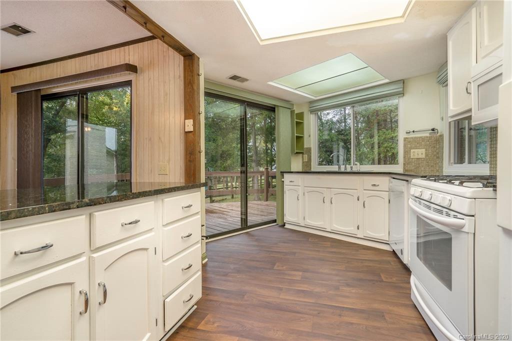 7804 Robin Crest Road Charlotte, NC 28226 - Photo 4 of 31 Gallery Image 4