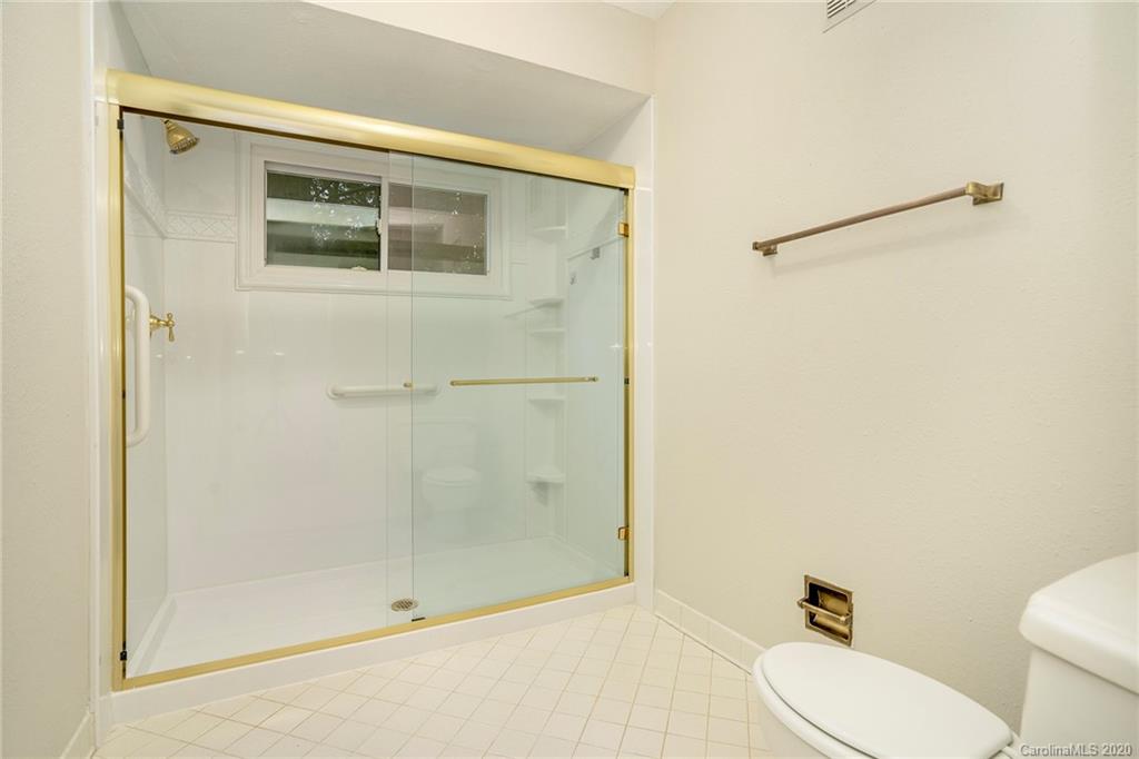 7804 Robin Crest Road Charlotte, NC 28226 - Photo 8 of 31 Gallery Image 8