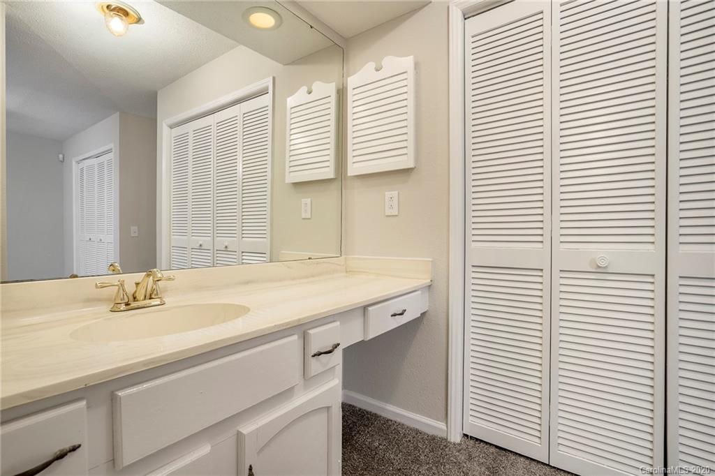 7804 Robin Crest Road Charlotte, NC 28226 - Photo 9 of 31 Gallery Image 9