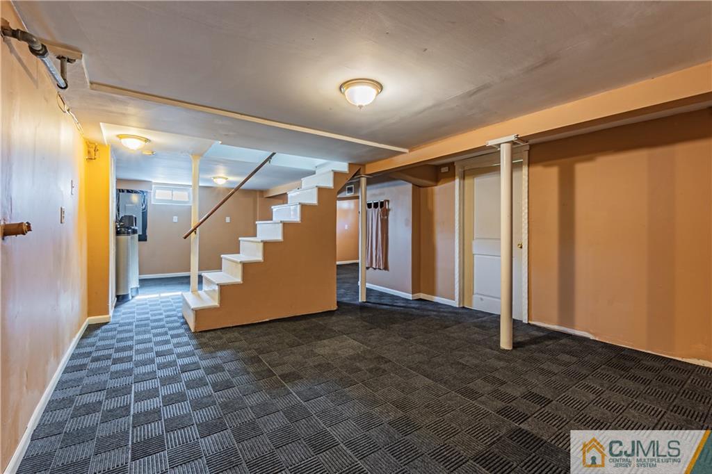 12 Jones Place Edison, NJ 08817 - Photo 27 of 28 a view of an entryway