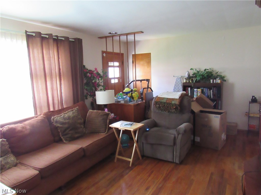 2520 Burnham Road Akron, OH 44333 - Photo 5 of 10