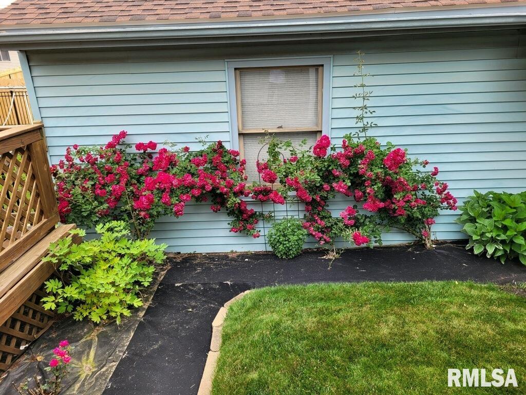 1909 Deerfield Road Chatham, IL 62629 - Photo 14 of 18 Gallery Image 14