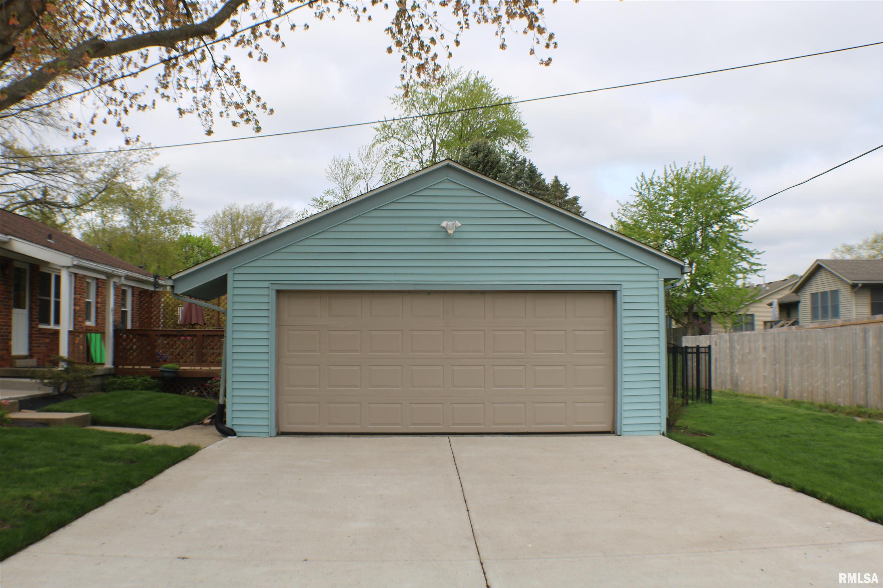 1909 Deerfield Road Chatham, IL 62629 - Photo 16 of 18 Gallery Image 16