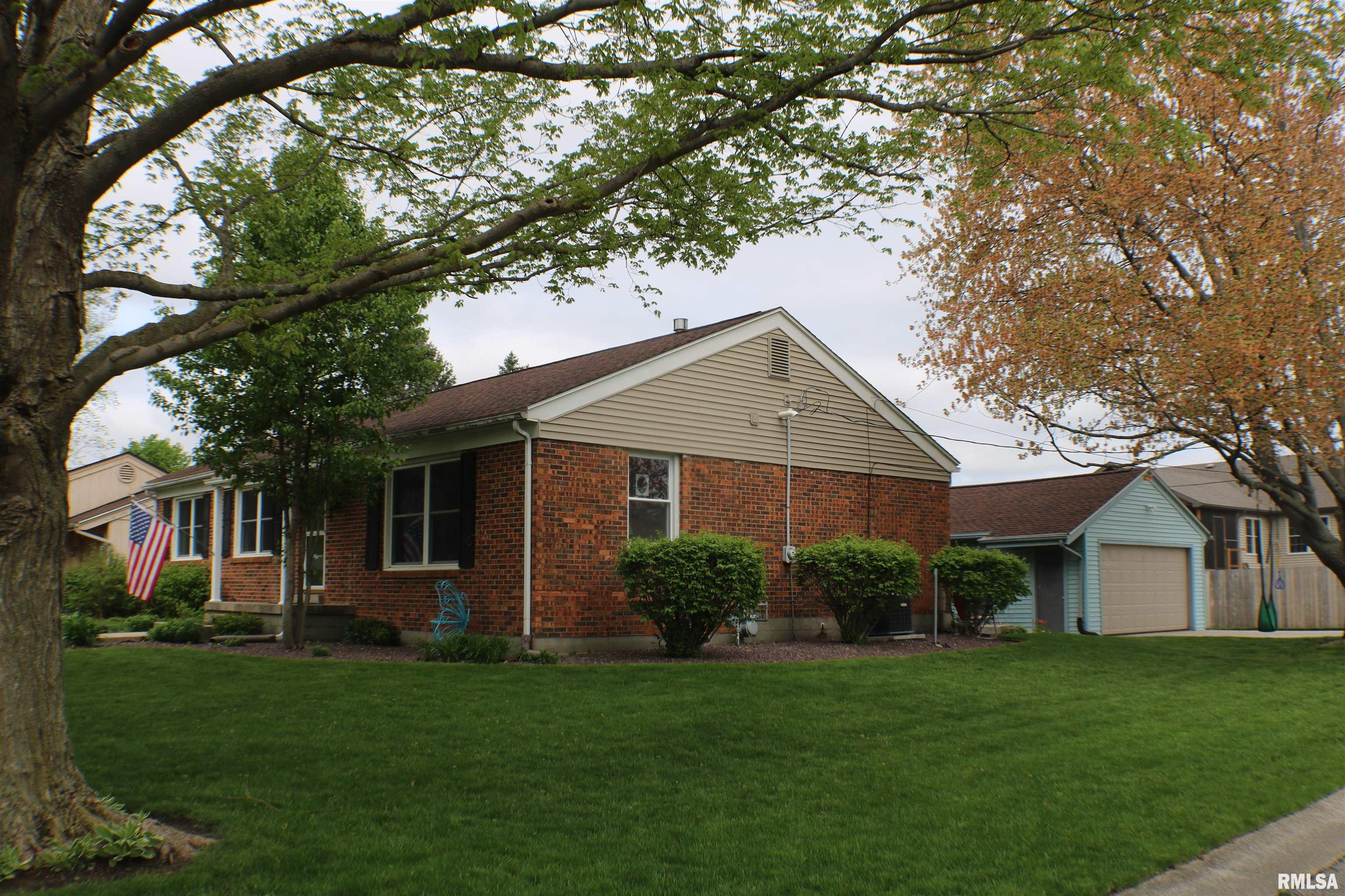 1909 Deerfield Road Chatham, IL 62629 - Photo 3 of 18 Gallery Image 3