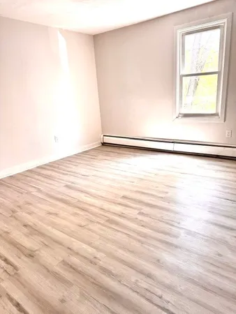 $2,350 | 60 Washington Street, Unit 3, Bristol, RI 02809