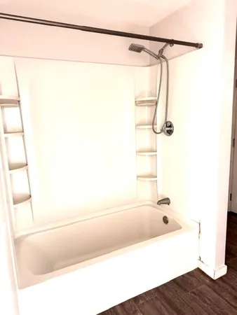 $2,350 | 60 Washington Street, Unit 3, Bristol, RI 02809