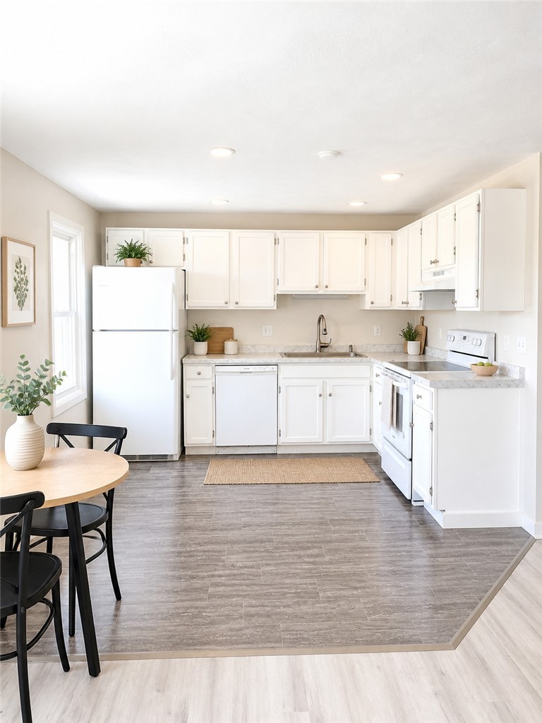 60 Washington Street, Unit 3 Bristol, RI 02809 - Photo 2 of 11