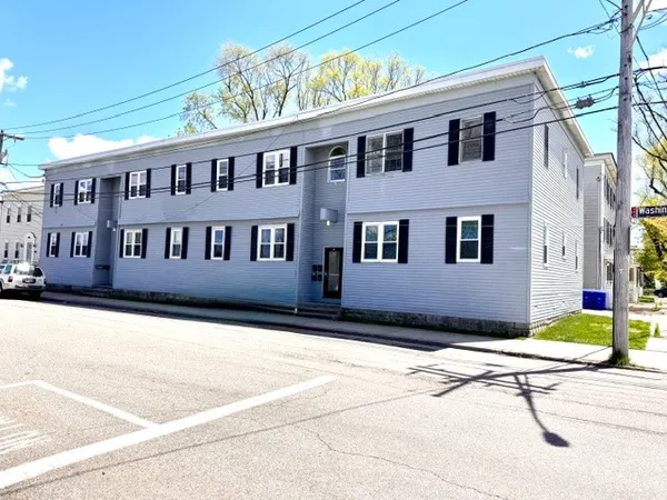 $2,350 | 60 Washington Street, Unit 3, Bristol, RI 02809