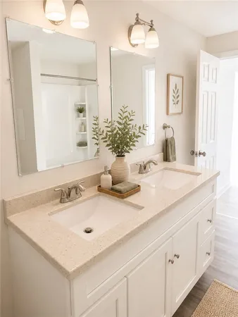 $2,350 | 60 Washington Street, Unit 3, Bristol, RI 02809