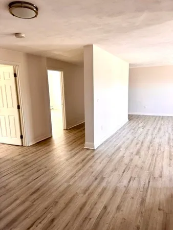 $2,350 | 60 Washington Street, Unit 3, Bristol, RI 02809