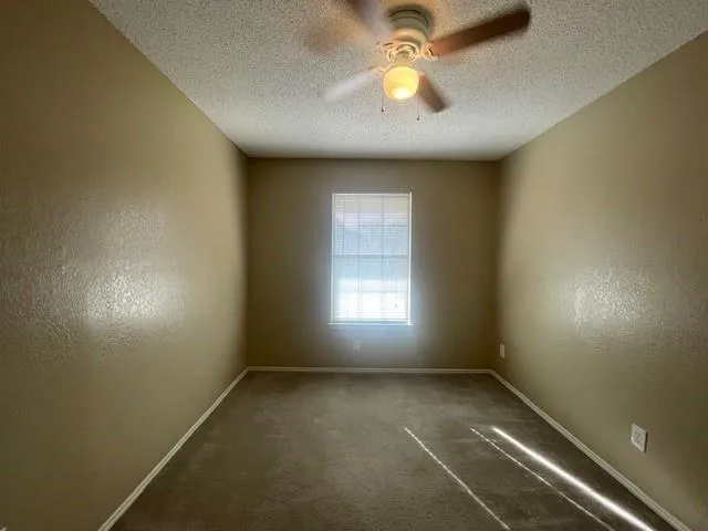 $2,200 | 1226 West Hudgins Street, Grapevine, TX 76051