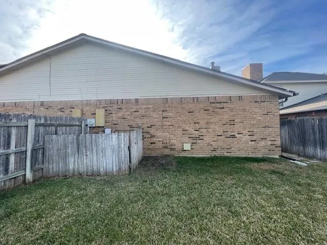 $2,200 | 1226 West Hudgins Street, Grapevine, TX 76051